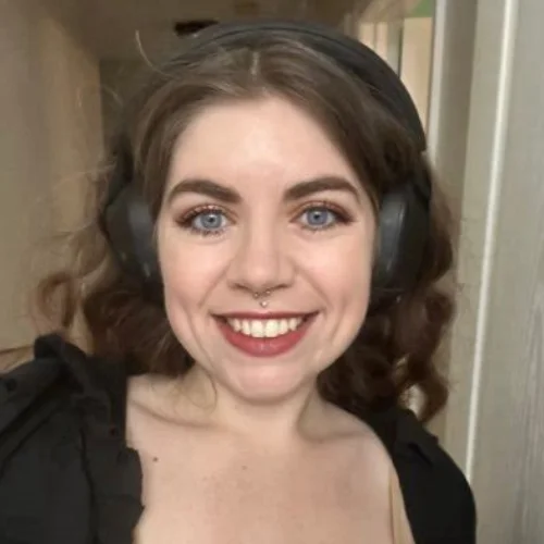 Leah Thompson